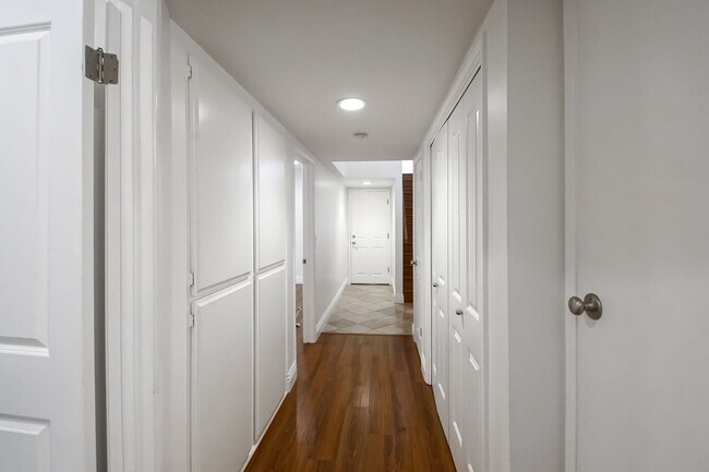 Building Photo - REMODELED, BRIGHT & AIRY HOME ON ONE OF TH...