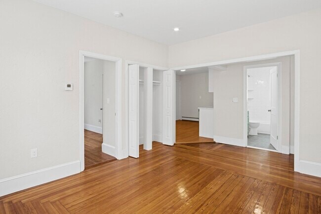 Building Photo - 10 Redfield St
