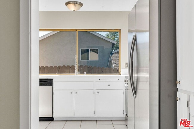 Building Photo - 3333 Corning St