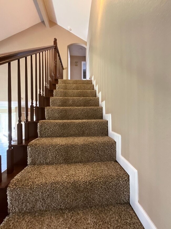 Building Photo - Spacious Four Bedroom Home in Figarden Loo...