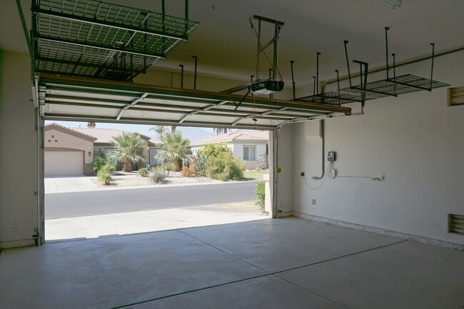 Building Photo - 79882 Viento Dr