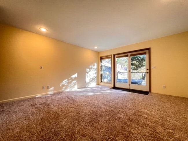 Building Photo - STUNNING VIEWS from this 3 bedroom, 2 bath home | Available end of February