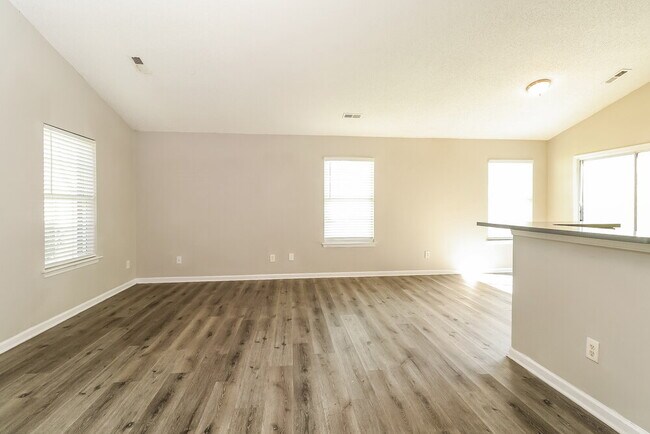 Building Photo - 12144 Stewarts Crossing Dr