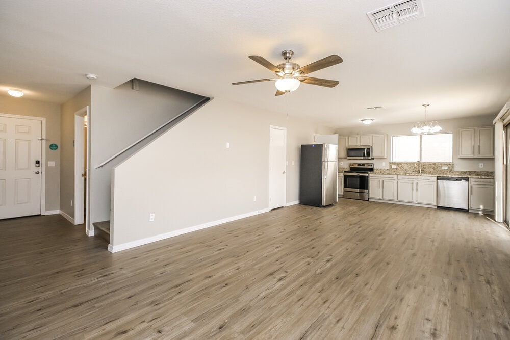 Building Photo - 650 E Woodsman Pl