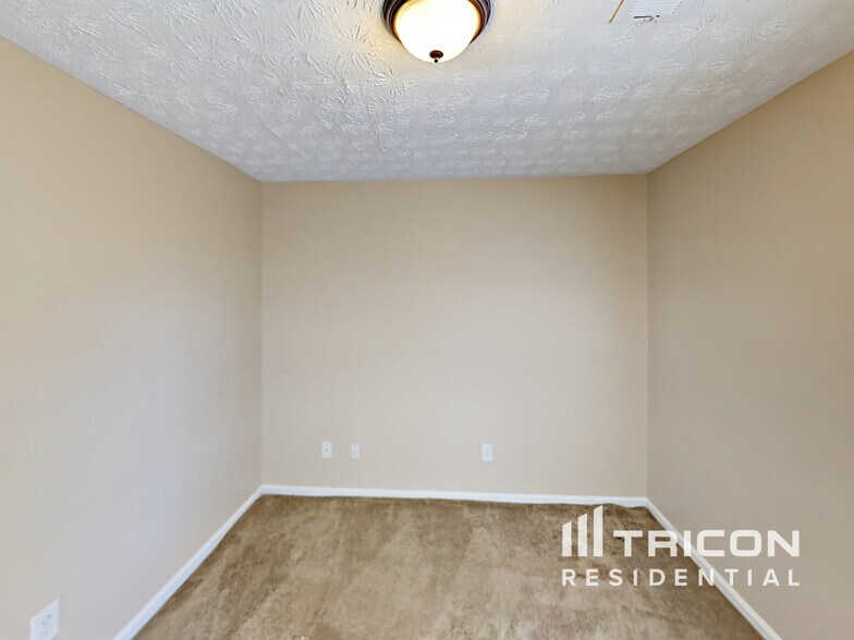 Building Photo - 55 6th Ave