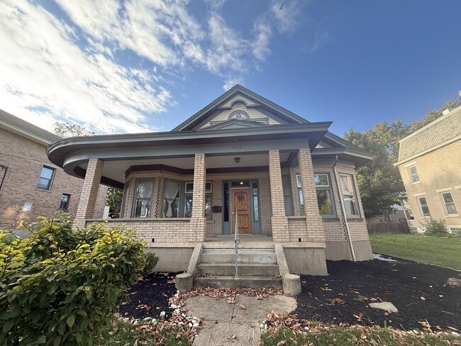 Primary Photo - 1737 Compton Rd