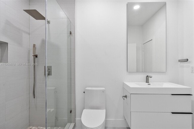 Building Photo - 21301 NE 38th Ave