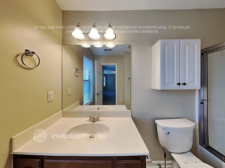 Building Photo - 3364 Dearwood Dr SW