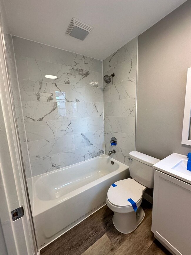 Building Photo - Newly Renovated 1 Bed 1 Bath Leesburg