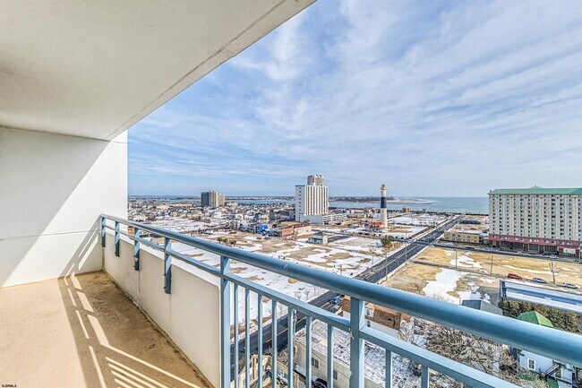 Building Photo - 526 Pacific Ave