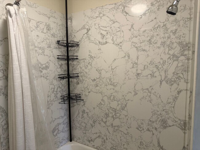 Building Photo - Desirable St Francis Neighborhood