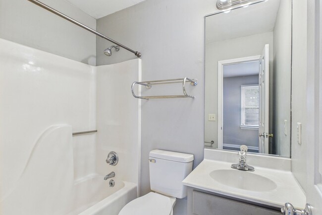 Building Photo - UNCG Area – Chancellors Court Townhomes. W...