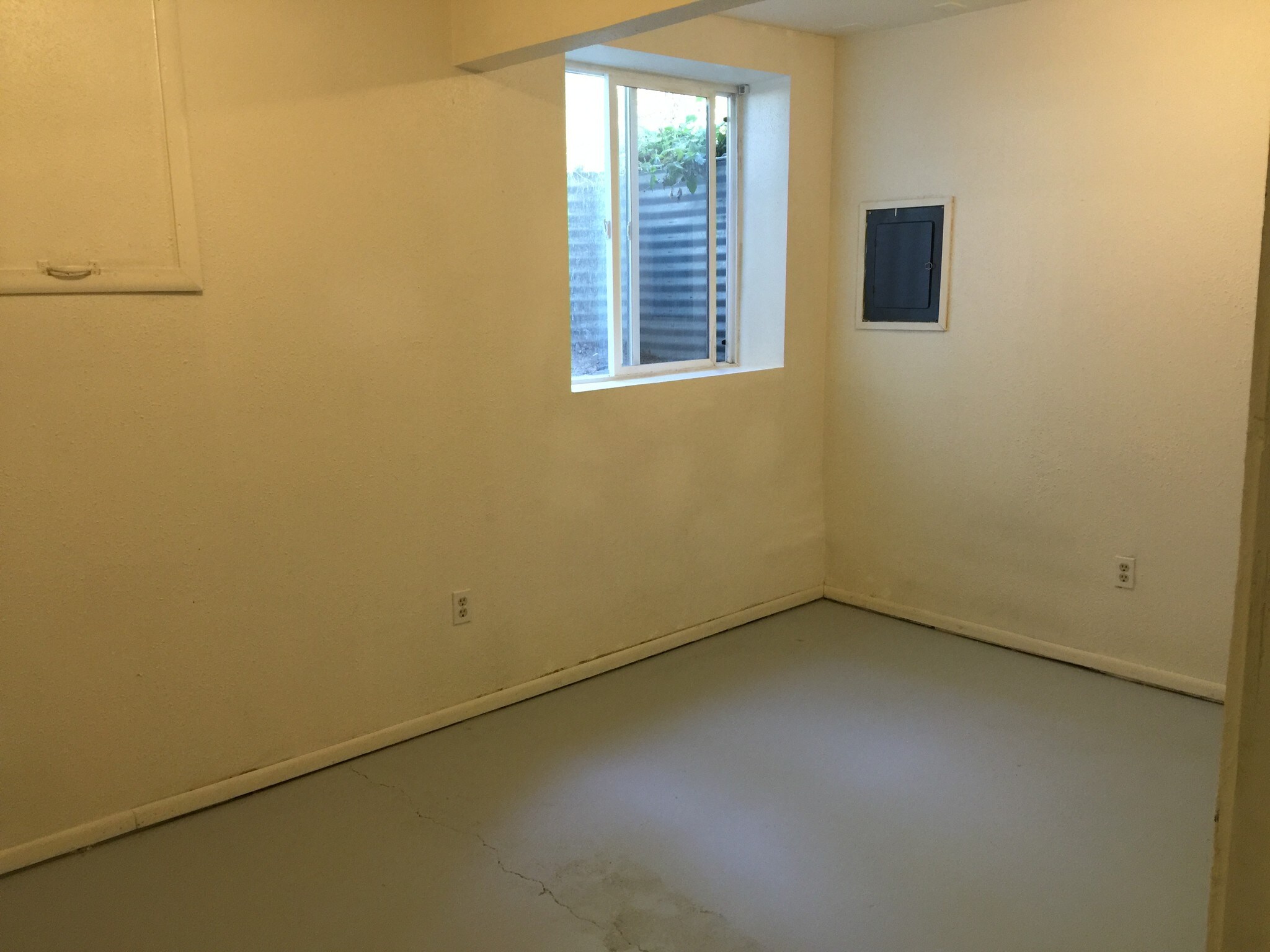 Building Photo - 418 NW Maryland St