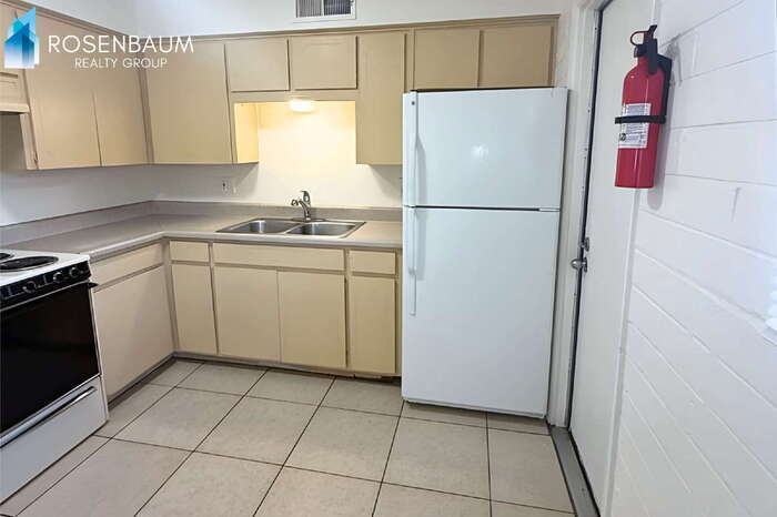 Building Photo - 10831 N 18th Ave