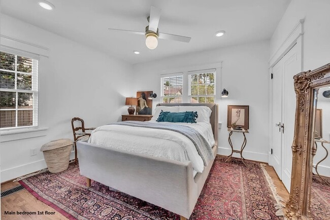 Building Photo - 1514 Sweetbriar Ave