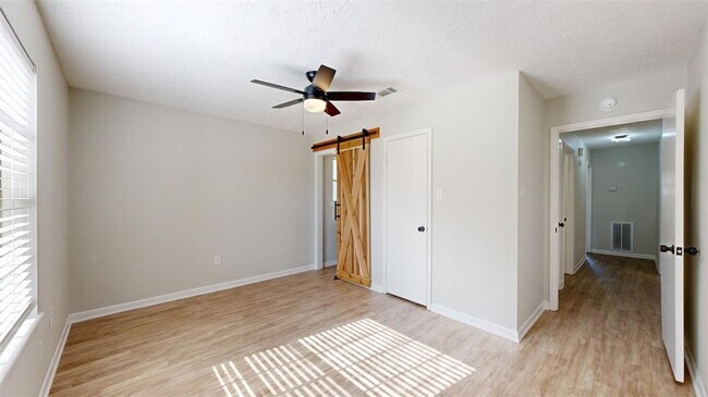 Building Photo - 1443 Hawk Tree Dr