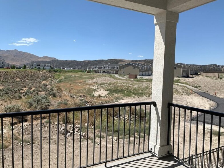 Building Photo - 1831 W Newcastle Ln