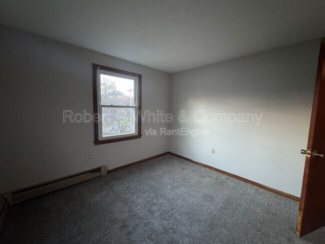 Building Photo - 316 Knob Hill Dr