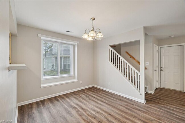 Building Photo - 3221 Pipers Way