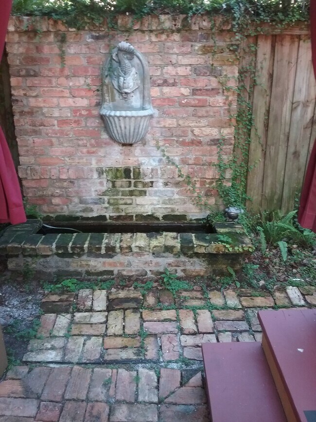 Building Photo - 3 Bedroom 2 Bath in Historic Orlando for RENT!