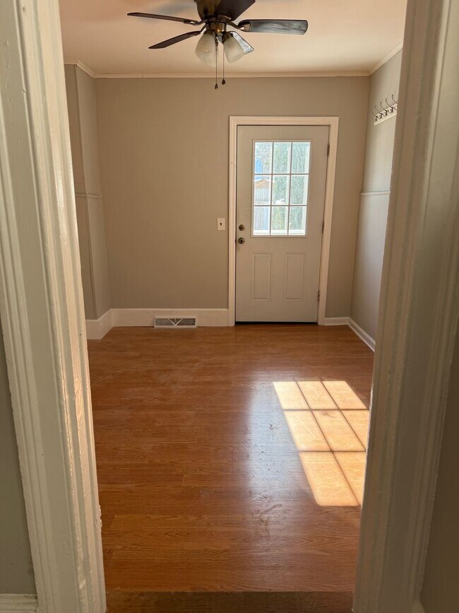 Building Photo - 96-98 Wallace Street