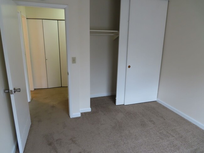 Building Photo - Two Bedroom Condo in UTC