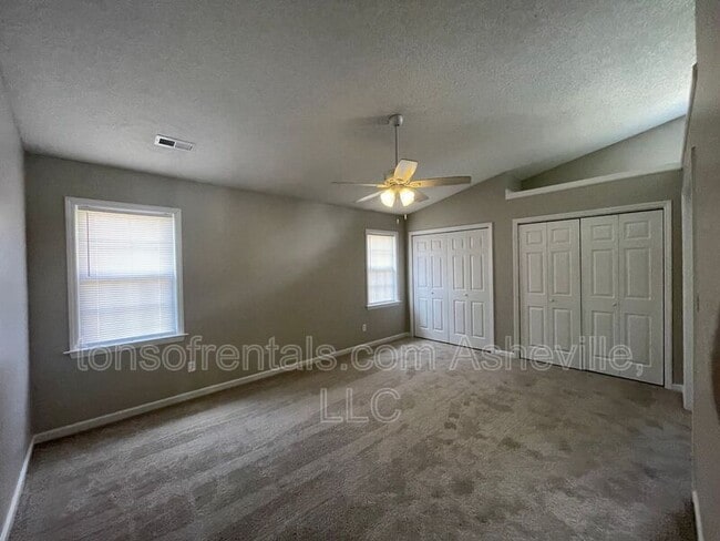Building Photo - 105 Sandpiper Ct