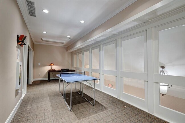 Building Photo - 25309 Plantation Dr NE