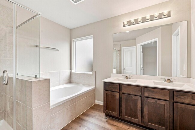 Building Photo - 5323 Brooklyn Rose Dr