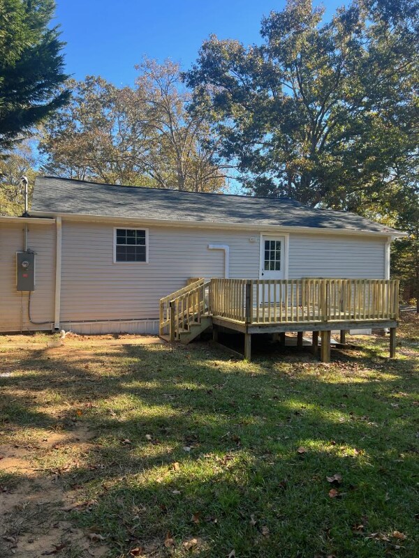 Building Photo - 614 W Queen St