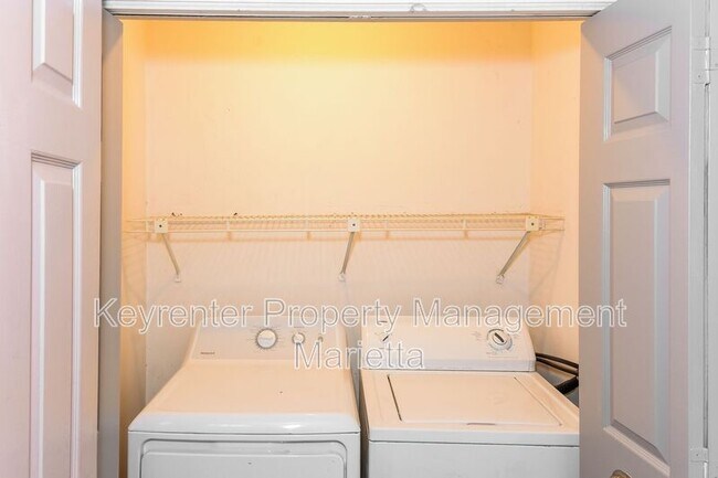 Building Photo - 1312 Brandl Dr SW