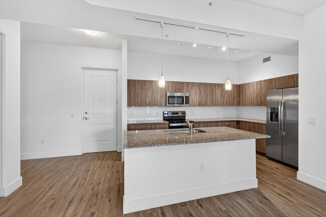 Building Photo - 225 S Latitude Cir