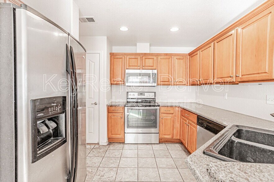 Building Photo - 1191 S Richfield St