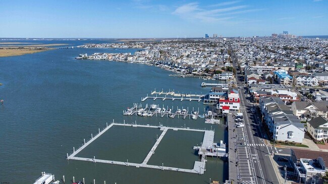 Building Photo - 9416 Amherst Ave