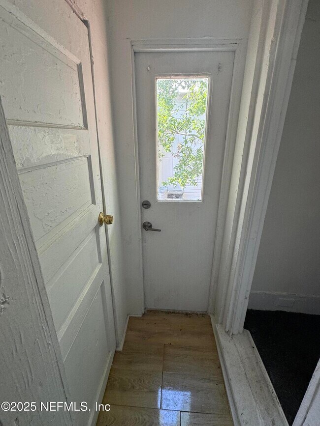 Building Photo - 950 Spearing St