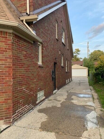 Building Photo - 6012 Whittier
