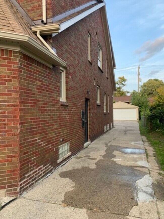 Building Photo - 6012 Whittier