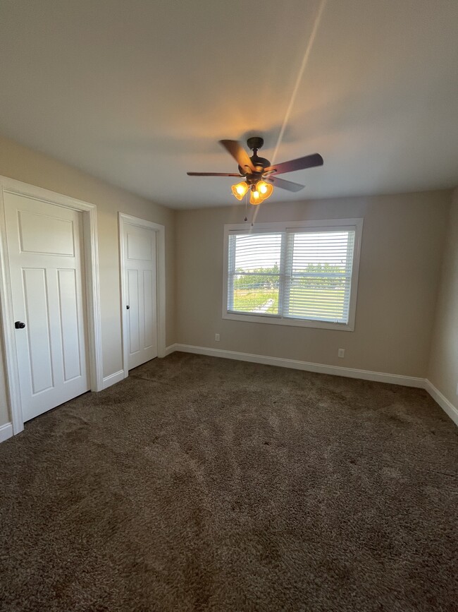 Building Photo - 219 Capstone Dr