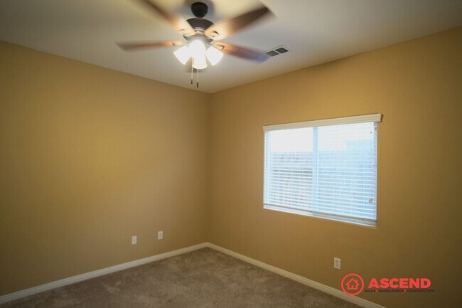 Building Photo - Beautiful Home in the Northwest!