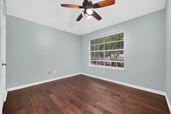 Building Photo - 6311 Drake Elm Dr