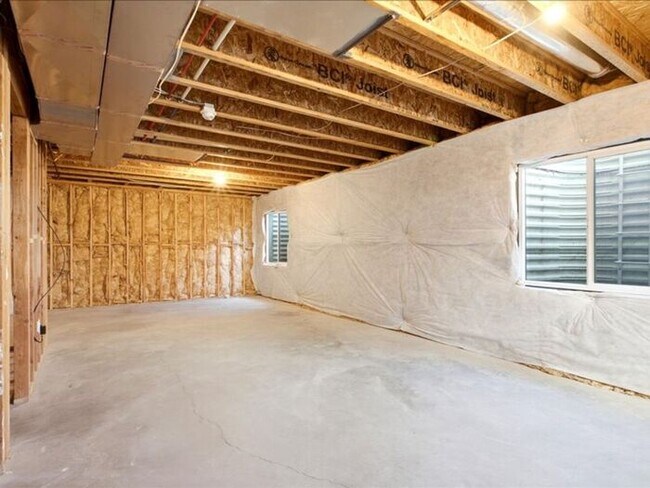 Building Photo - Herriman Lovely 3 bed, 2.5 bath Townhome