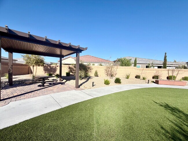Building Photo - HIVE FALL MOVE-IN SPECIAL: NEWER 2024 BUILD | GATED COMMUNITY | SOLAR INCLUDED