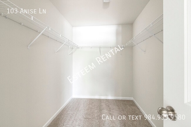 Building Photo - 103 Anise Ln