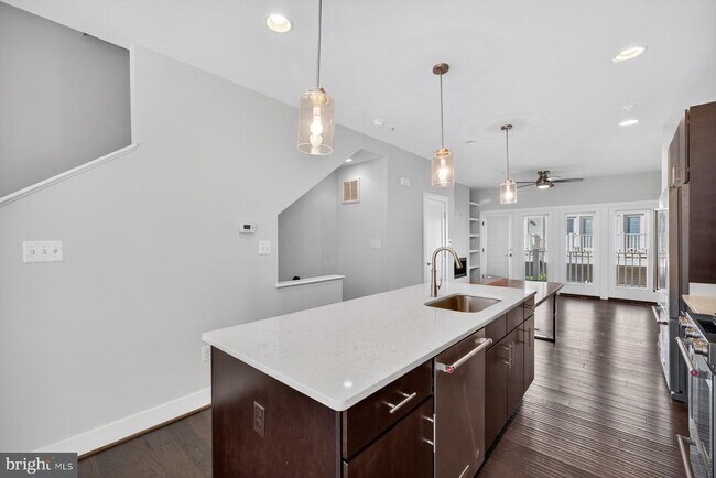 Building Photo - 1446 Piccard Dr