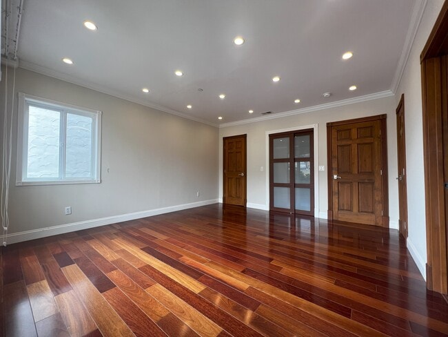 Building Photo - 19 Rosewood Dr