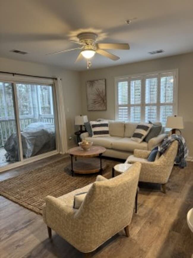 Building Photo - FULLY FURNISHED 1 BEDROOM NOW AVAILABLE