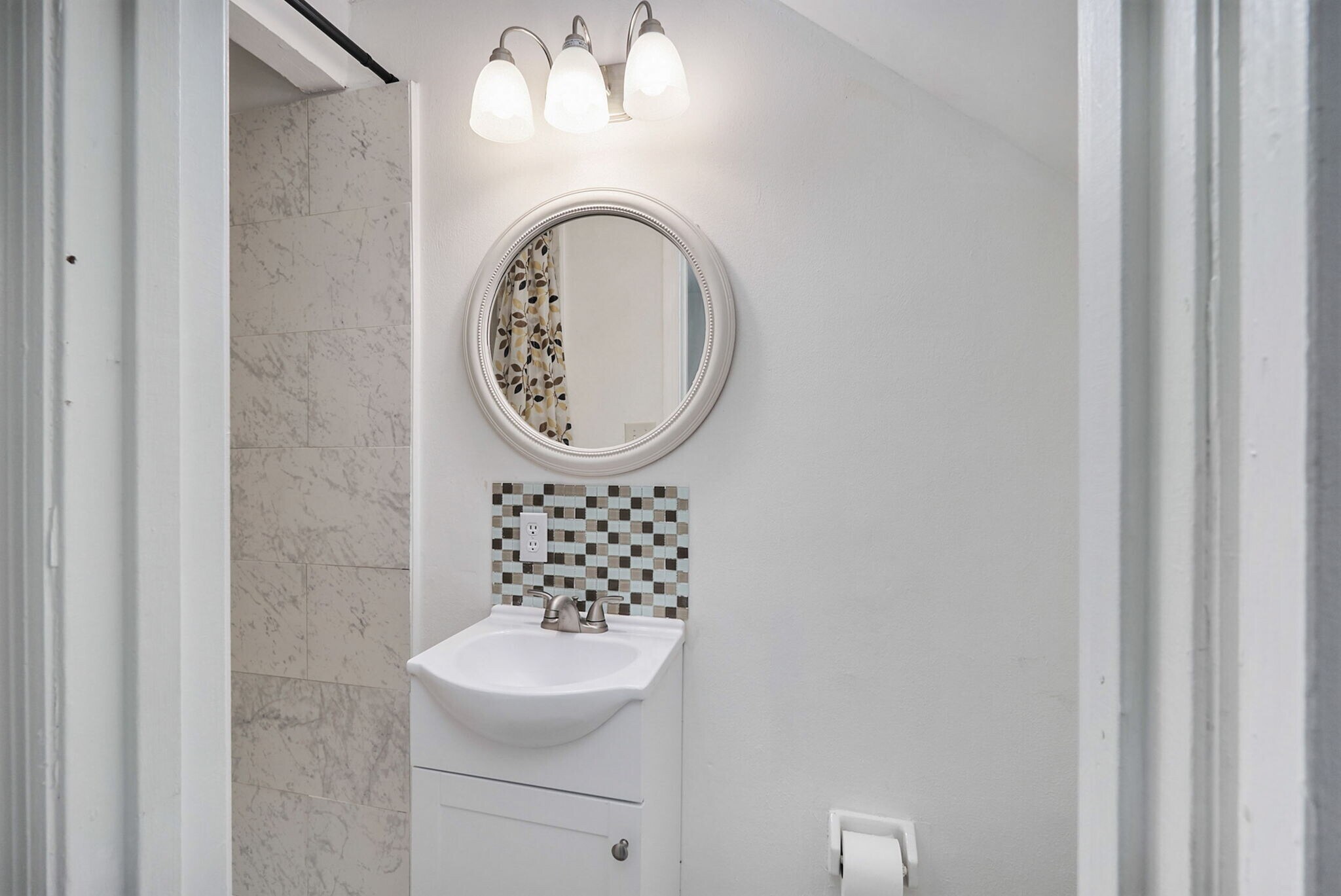 Building Photo - 5213 Clover Hill Dr