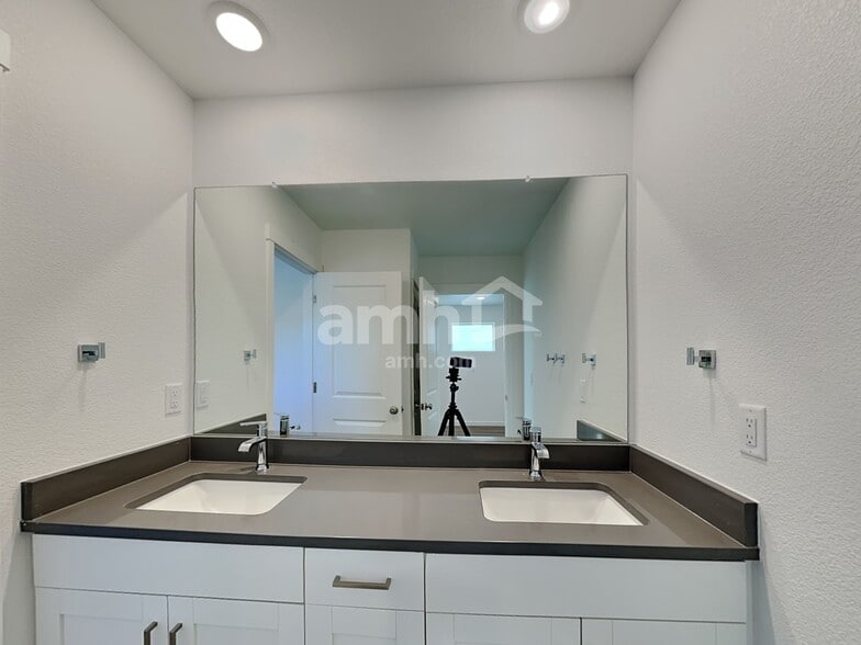 Building Photo - 23621 E 2nd Pl