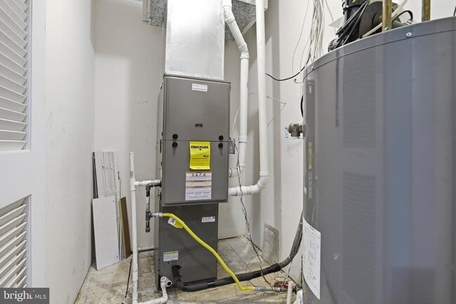 Building Photo - 1218 S 45th St