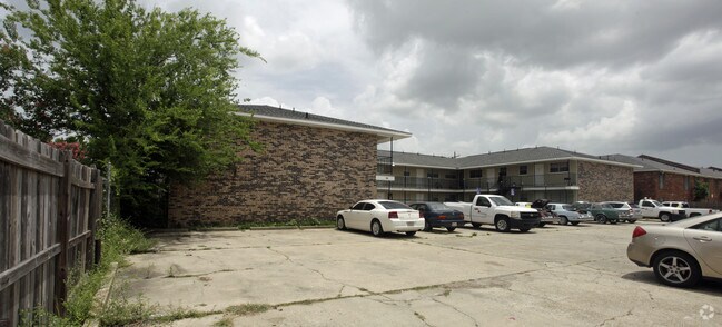 Building Photo - Titian Apartments